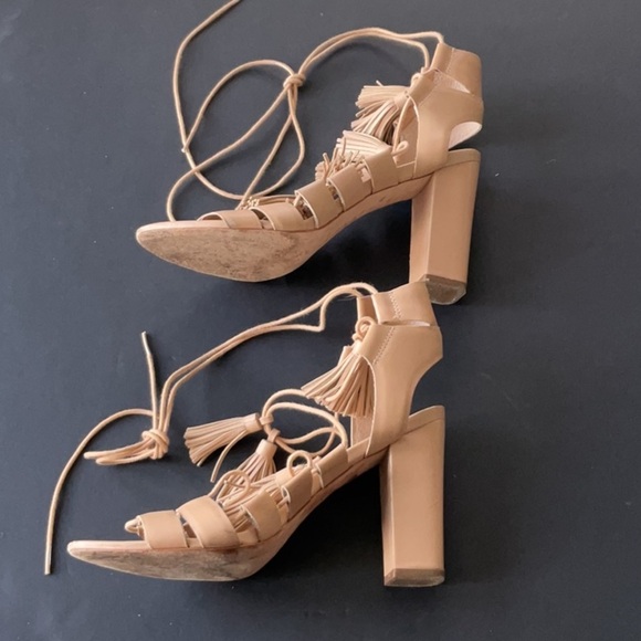 Loeffler Randal Luz Tassel Lace up nude size 8.5 - Picture 5 of 12